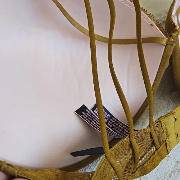 Victoria’s Secret Very Sexy Push-Up Bra 36DDD Gold Lace Plunge Strappy Luxe - Picture 5 of 7